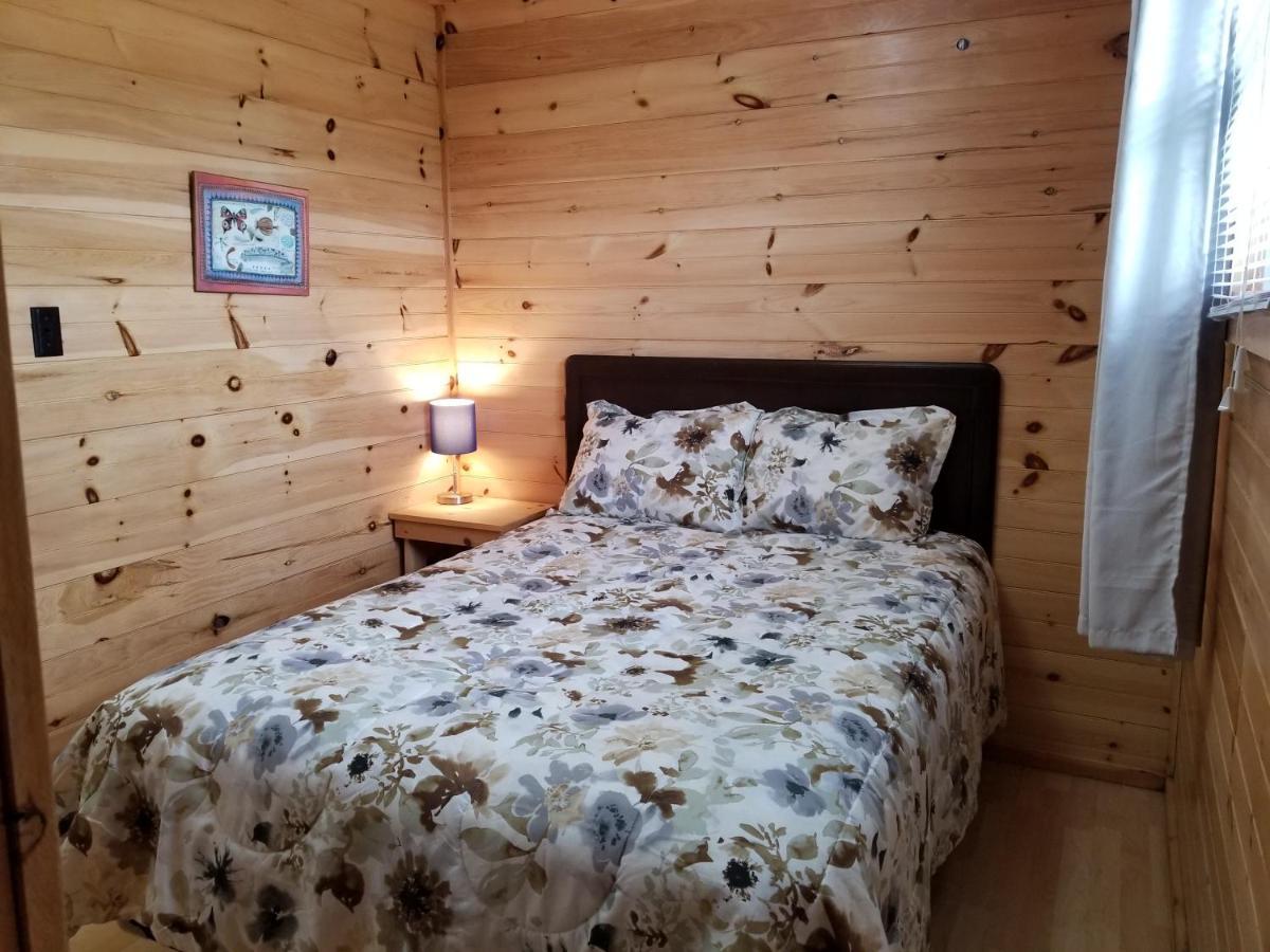 Blue Spruces Cottages Hampton Zewnętrze zdjęcie